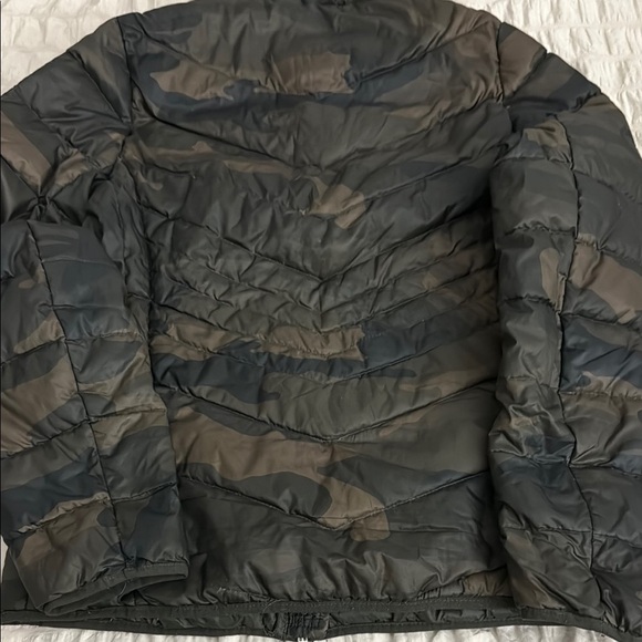Abercrombie Women's Camouflage Puffer Jacket - small - Picture 5 of 5